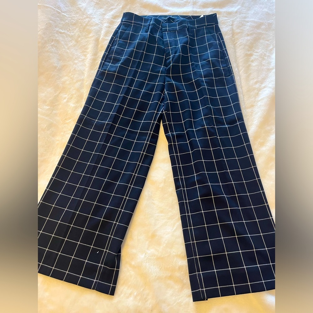 Banana Republic Dark Blue Plaid Culottes - Mint Condition, Stylish and Versatile